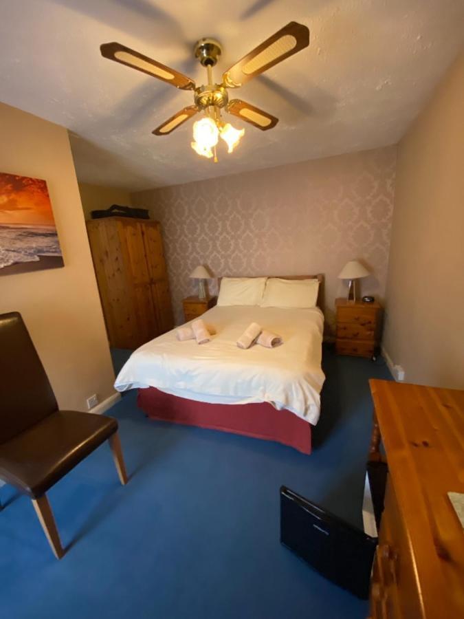 The Copley Arms Hotel Looe Room photo